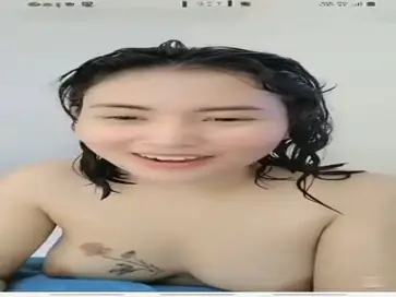 Rekaman Live Show Gadis Mulus Goyang Panas
